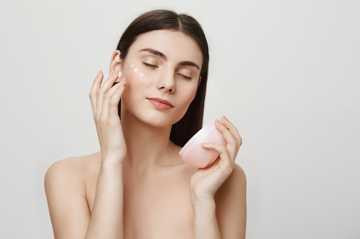 Skincare Essencial: 3 Produtos para o Rosto que Você Precisa Ter