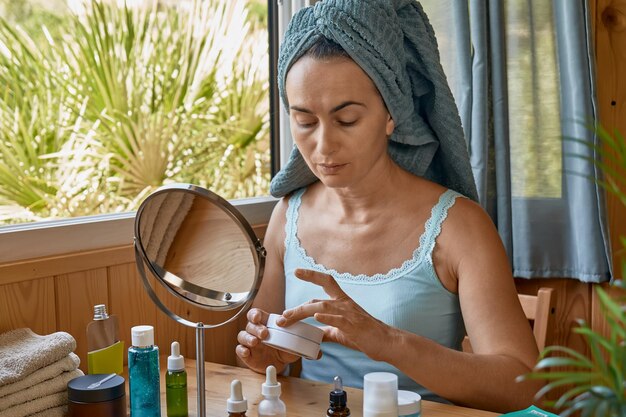 Como Escolher o Sérum Facial Certo para Sua Rotina de Skincare?